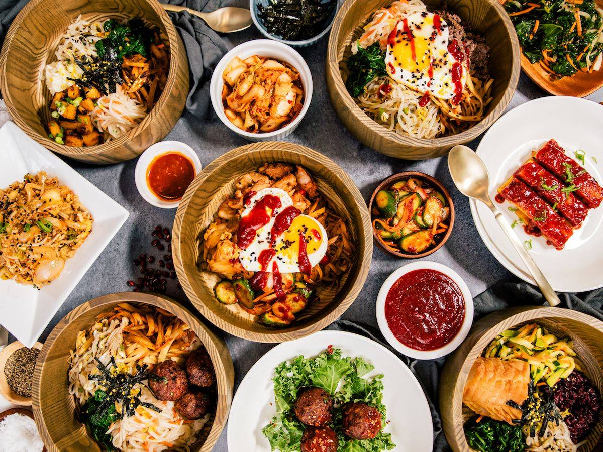 REKOMENDASI MAKANAN YANG HARUS ANDA COBA SAAT BEWISATA KE NEGARA KOREA SELATAN
