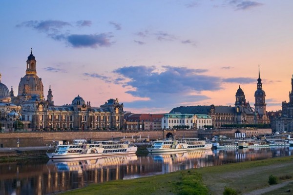 PAKET WISATA WEST EUROPE