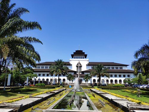 PAKET BACKPACKER BANDUNG 3D2N