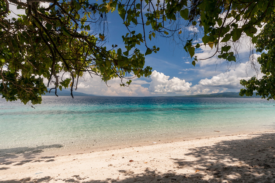 PAKET WISATA AMBON + PANTAI NATSEPA
