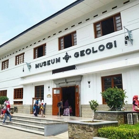 PAKET STUDY TOUR BANDUNG (ONE DAY TRIP)