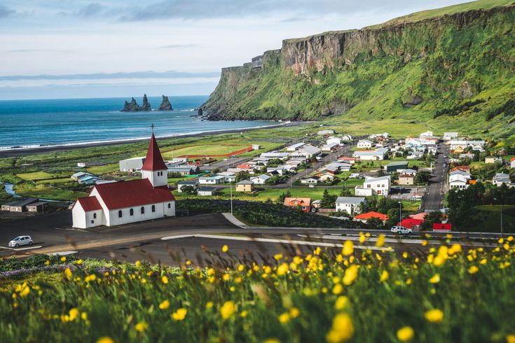 GRACIOUS SUMMER SOUTHWEST ICELAND